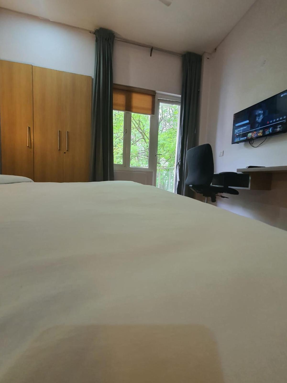 Mallenzo Suites Dlf Phase 1 Gurgáon Kültér fotó