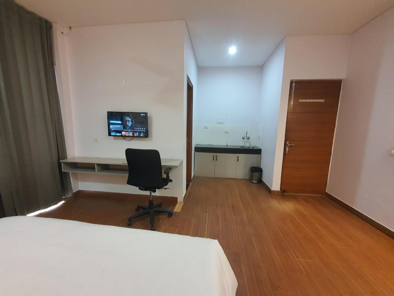 Mallenzo Suites Dlf Phase 1 Gurgáon Kültér fotó