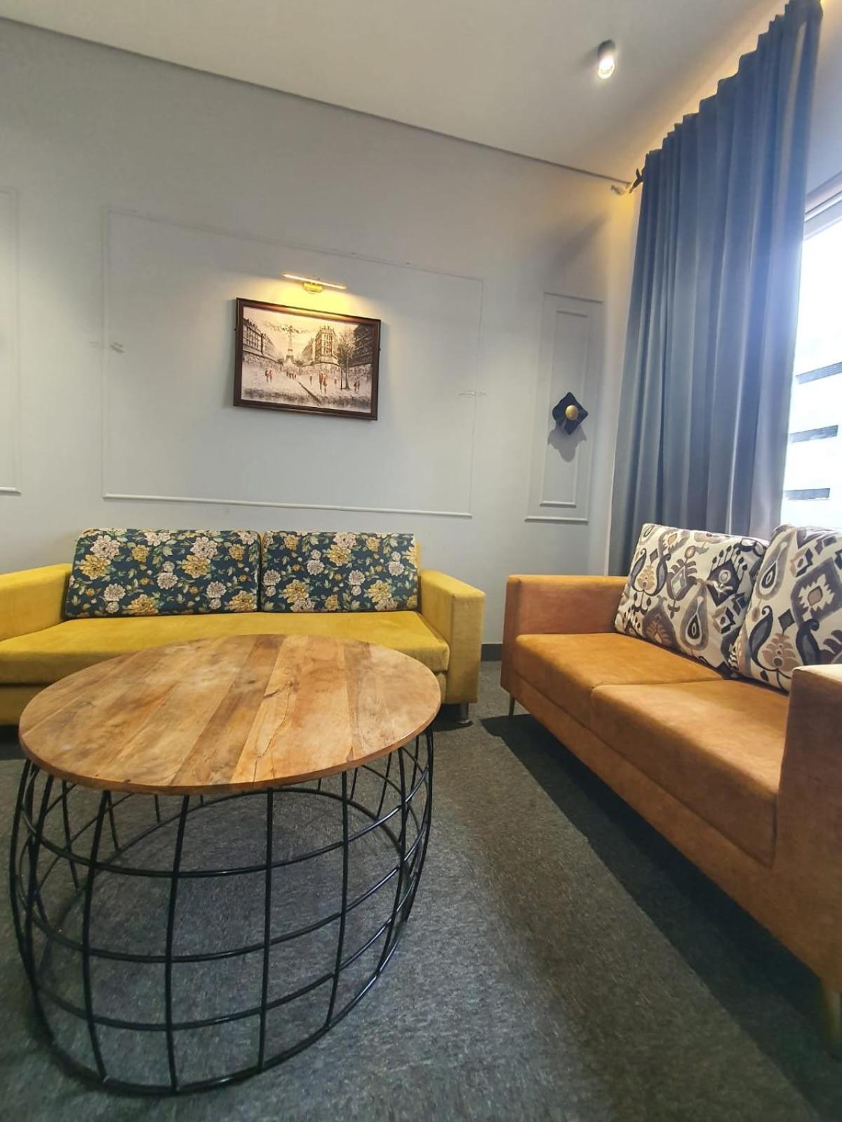 Mallenzo Suites Dlf Phase 1 Gurgáon Kültér fotó