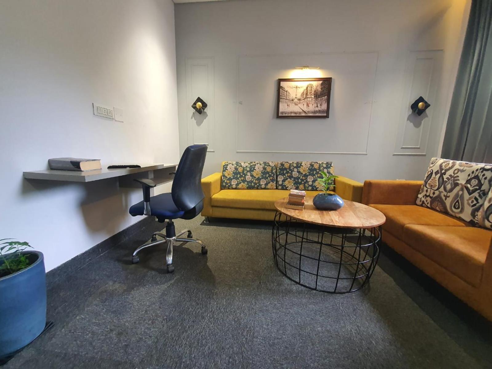 Mallenzo Suites Dlf Phase 1 Gurgáon Kültér fotó